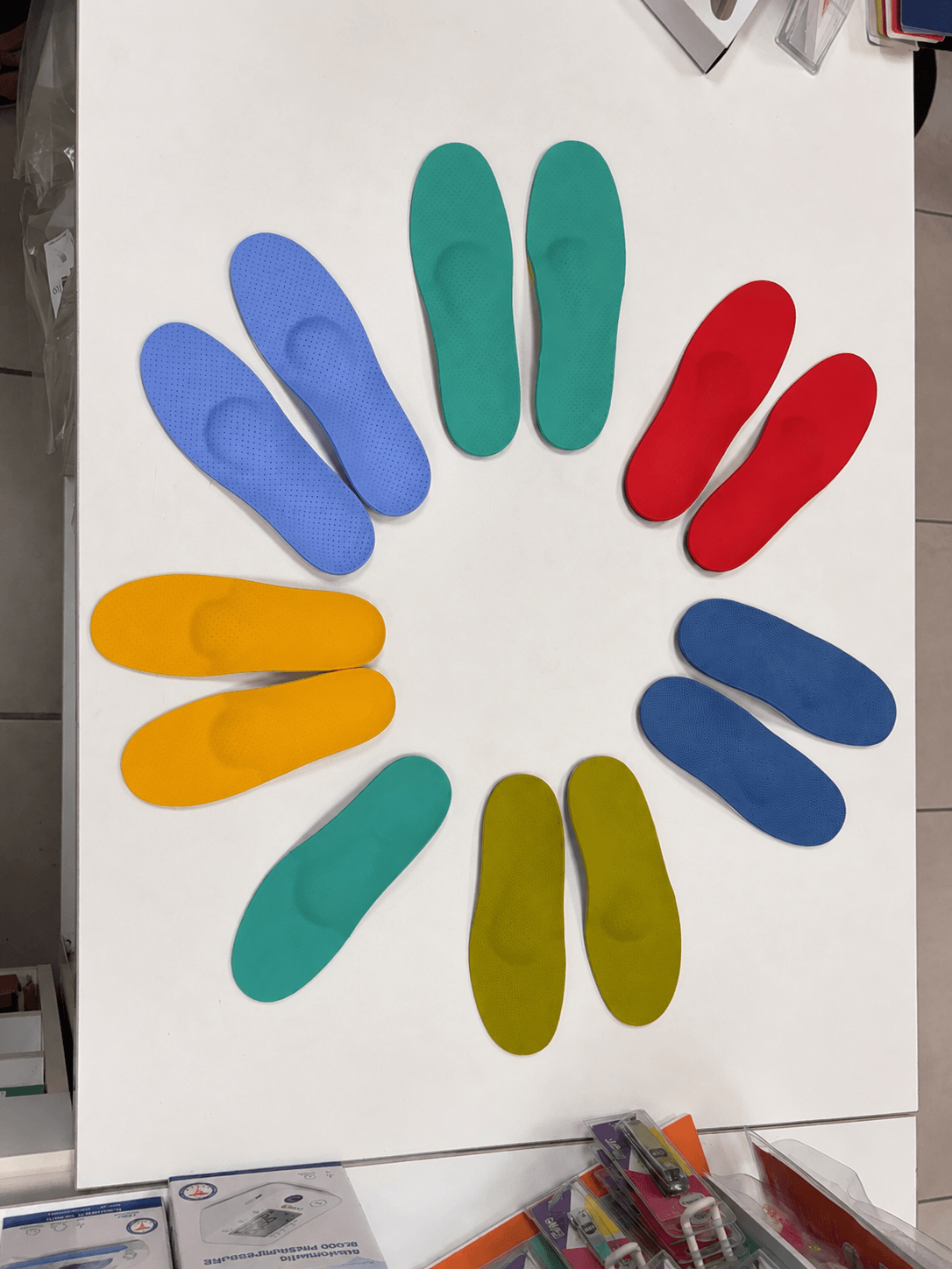 Plantari su misura realizzati nel laboratorio del Centro Ortopedico San Carlo a Voltri, Genova